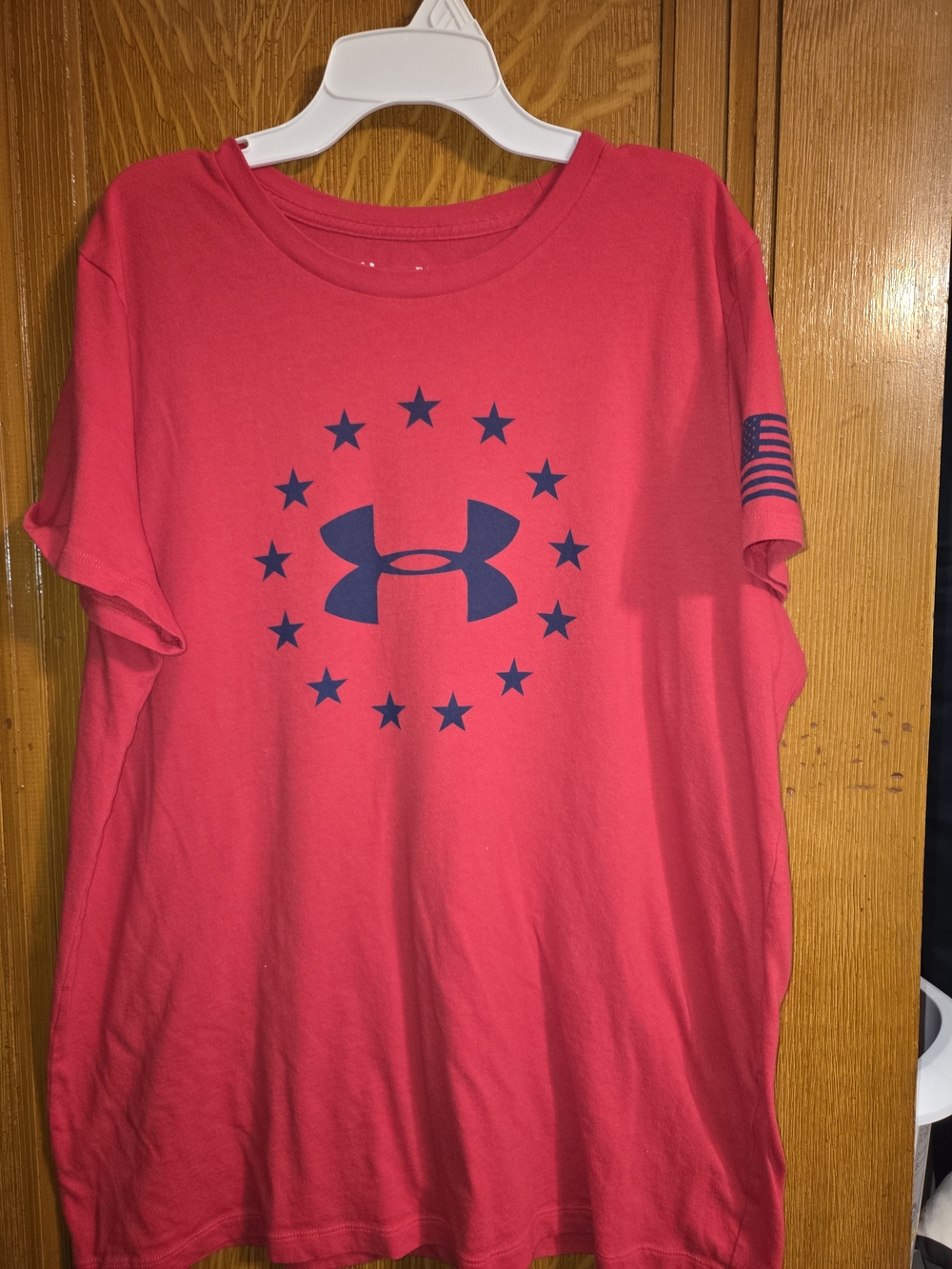 Under Armour Patriotic Red Short Sleeve Tee with Navy Logo Stars- Size XL